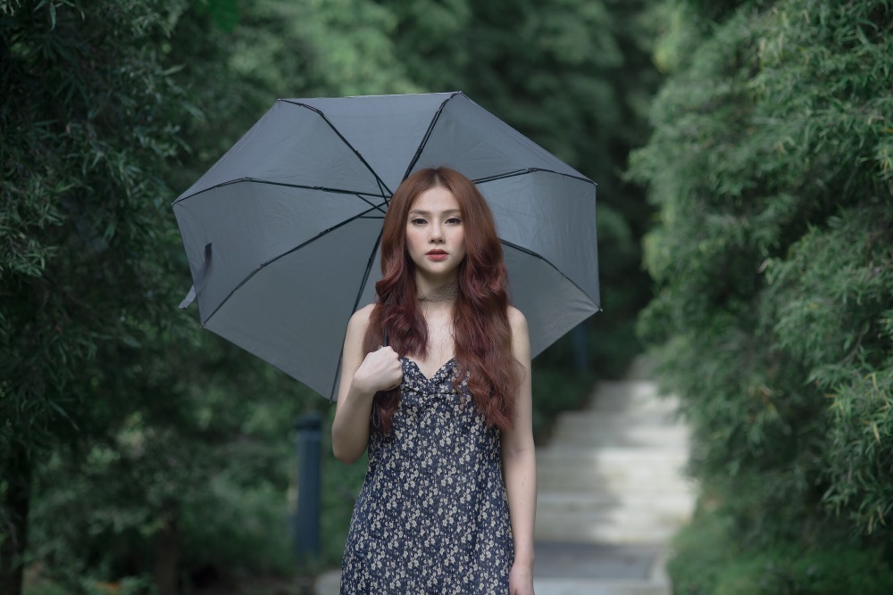 Thu Thuy MV Tan trong mua bay anh 2