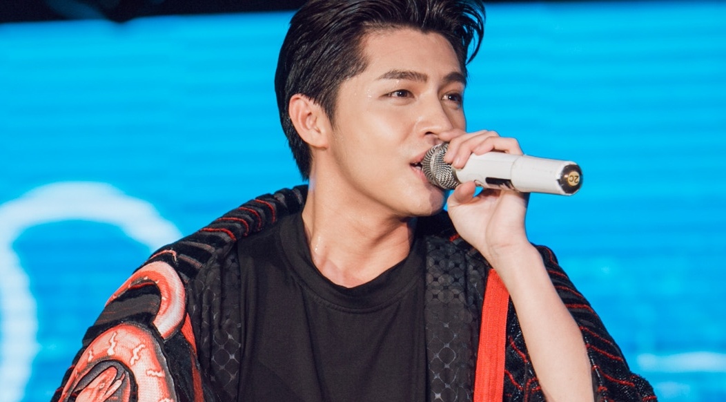 Noo Phuoc Thinh va Dong Nhi chiem linh san khau su kien hinh anh