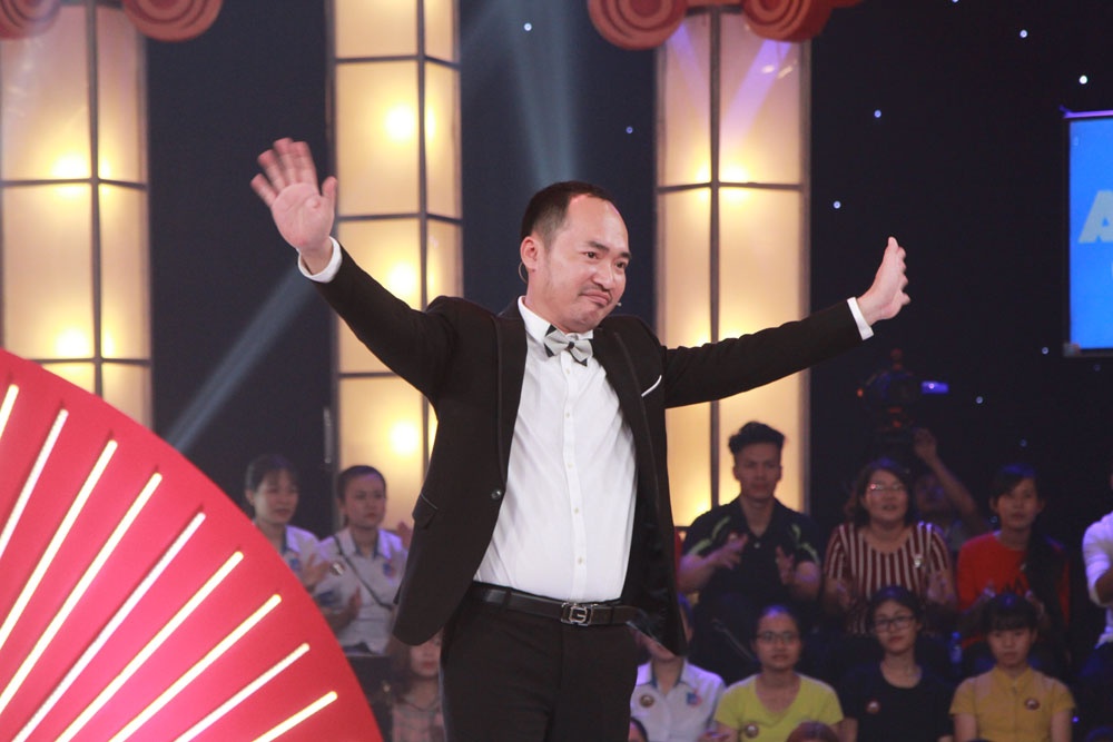 Tien Luat lam MC Thach thuc danh hai mua 4 anh 1