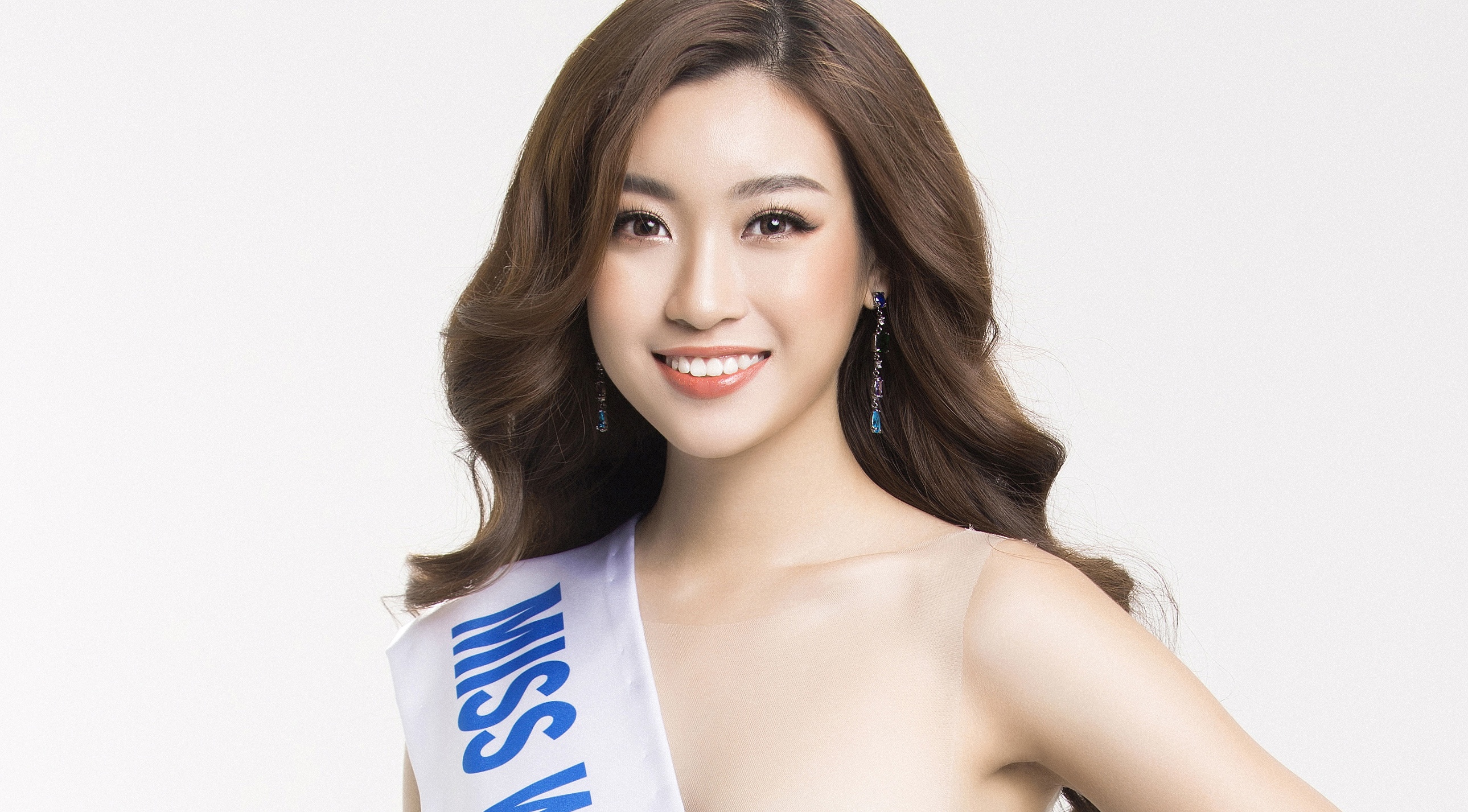 Hoa hau Do My Linh noi gi khi bi che qua nhat de thi Miss World? hinh anh