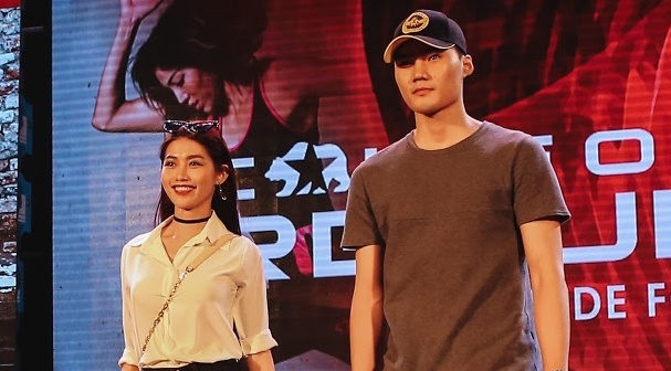 Quynh Chau vui ve trong lan dau cham mat Quang Hung sau chia tay hinh anh