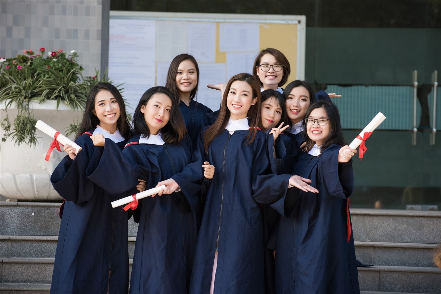 Hoa hau Do My Linh anh 9