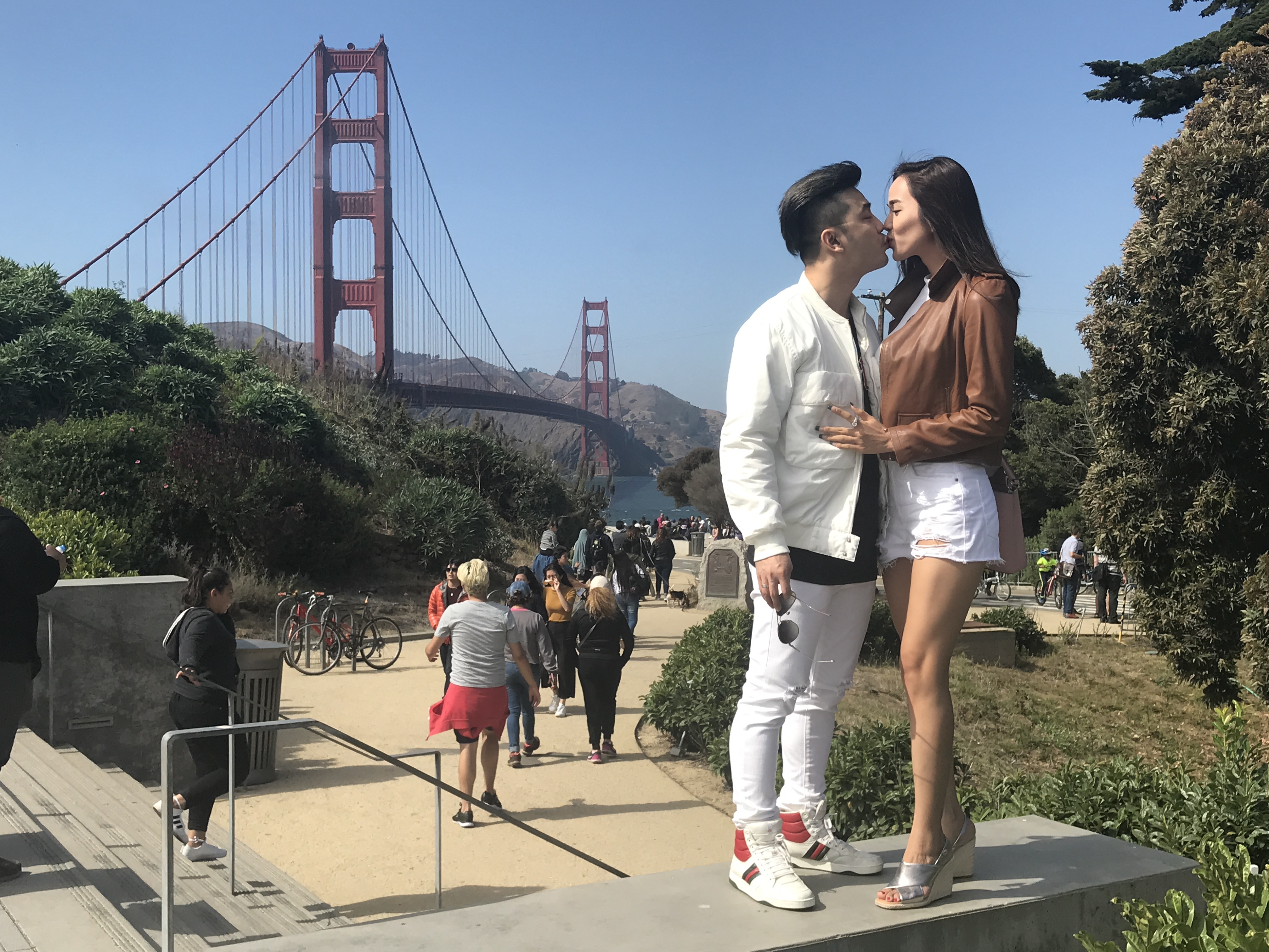 Ung Hoang Phuc gap lai hai thanh vien 1088 anh 2