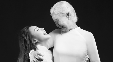 Mac benh nang, nguoi sung phu, me Vy Oanh gang chup anh cung con hinh anh