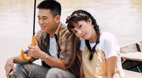 Hot girl Salim ke chuyen tinh cung 4 chang trai trong MV Trung Quan hinh anh