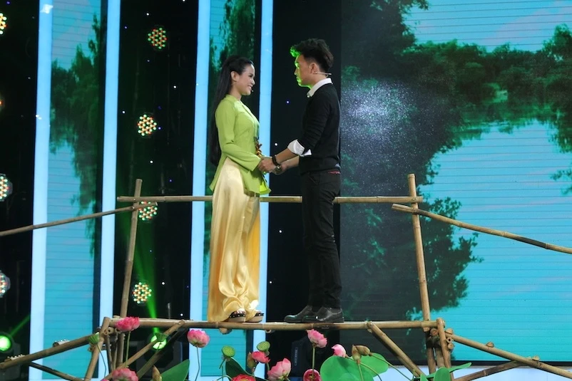 Quynh Trang - Khanh Hoang song ca 'Vi dau qua cau dap xe' hinh anh