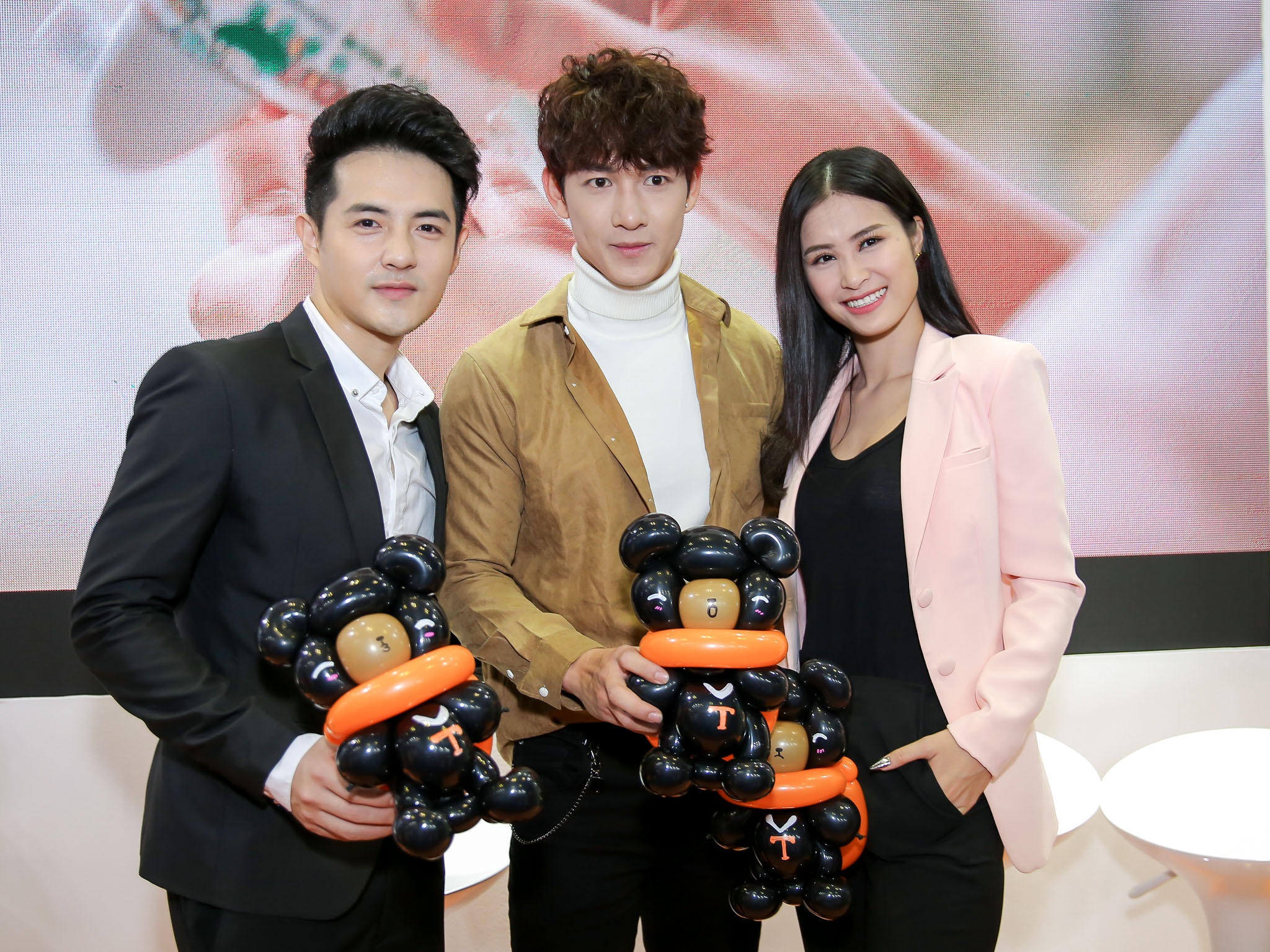 Trương Mỹ Nhân đóng MV cho Song Luân ảnh 2 Truong My Nhan dong MV cho Song Luan anh 2