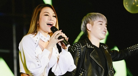 Hau phau thuat tham my, Duc Phuc lan dau song ca cung 'co giao' My Tam hinh anh