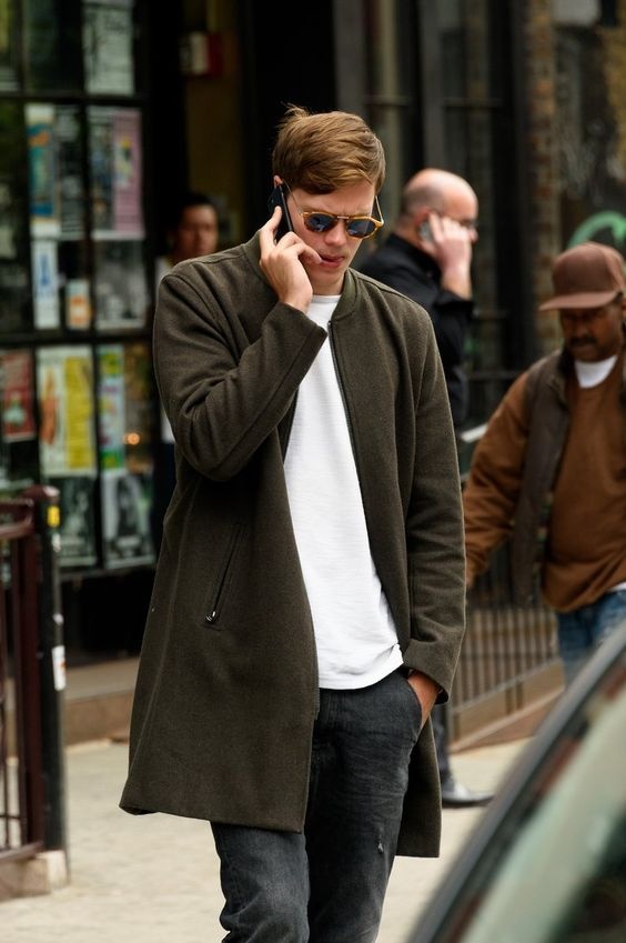 Dien vien dong thang he Pennywise trong IT anh 8