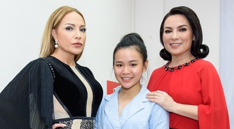 Phi Nhung gioi thieu con gai nuoi voi cac danh ca bolero hinh anh