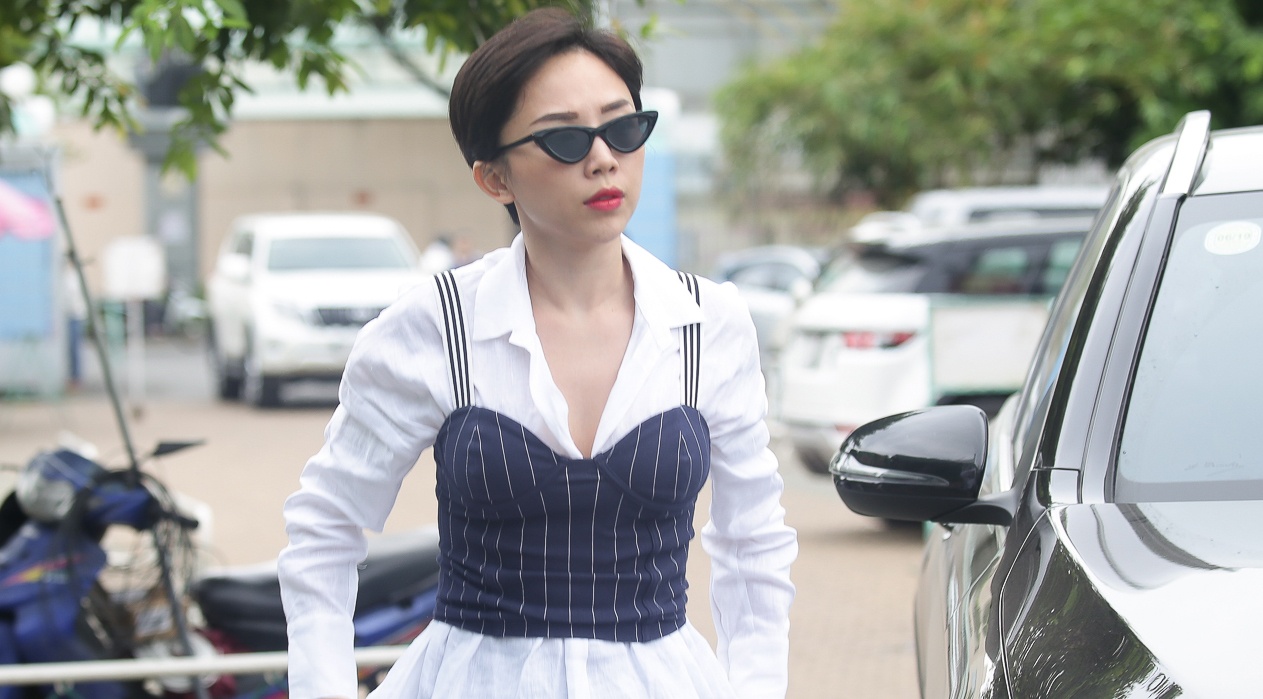 Toc Tien, Hoang Touliver tong duyet chuong trinh giua trua nang hinh anh