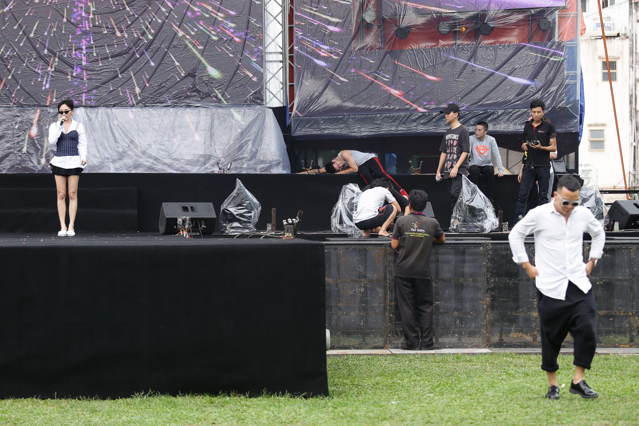 Dan sao tong duyet su kien am nhac anh 7