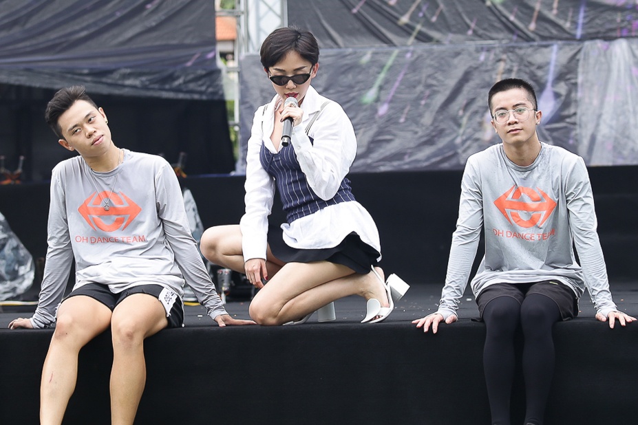 Dan sao tong duyet su kien am nhac anh 5