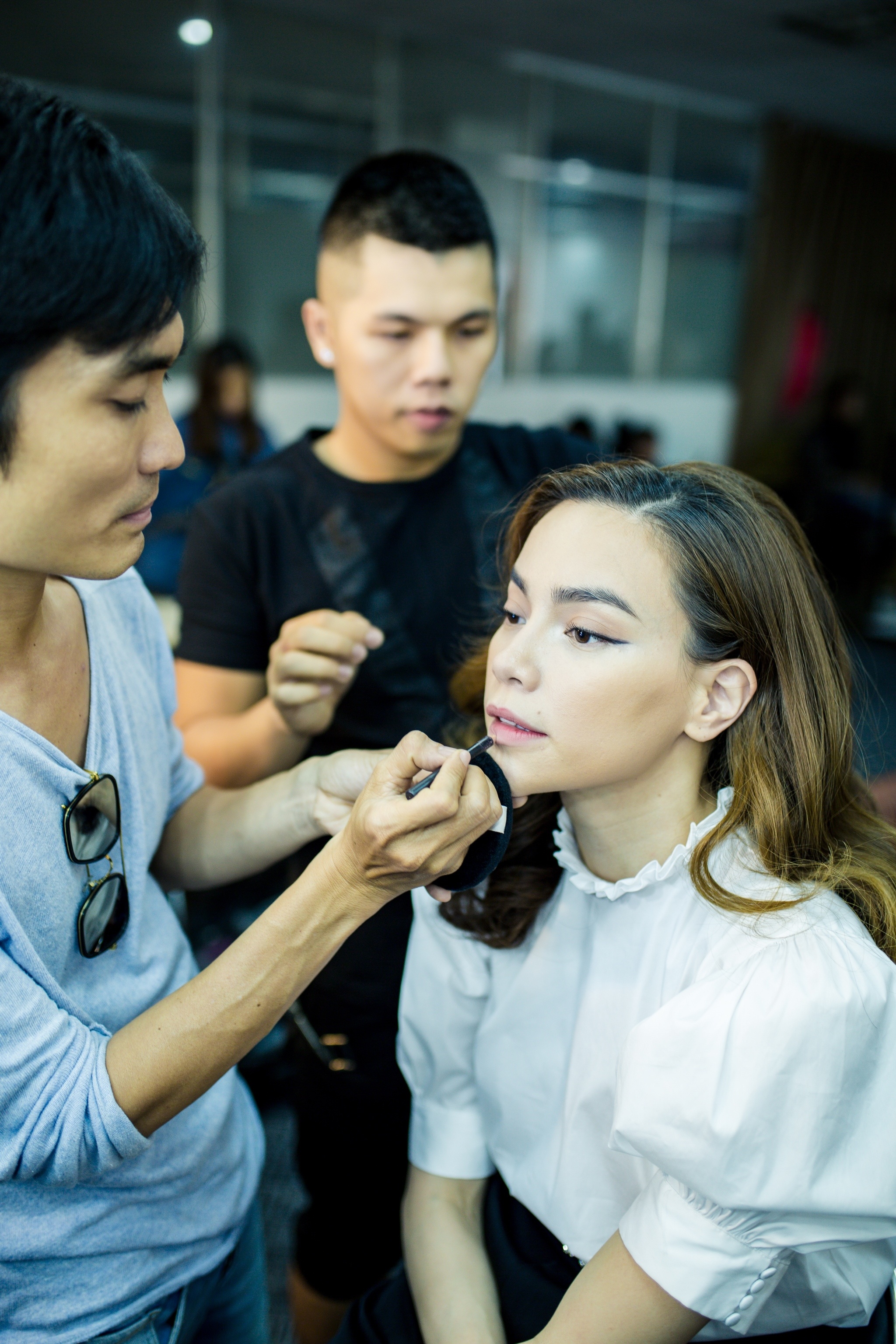 Hau truong chup anh cua Ho Ngoc Ha anh 11