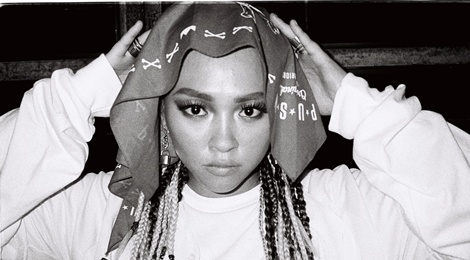 Kimmese tro lai voi hinh anh noi loan hinh anh