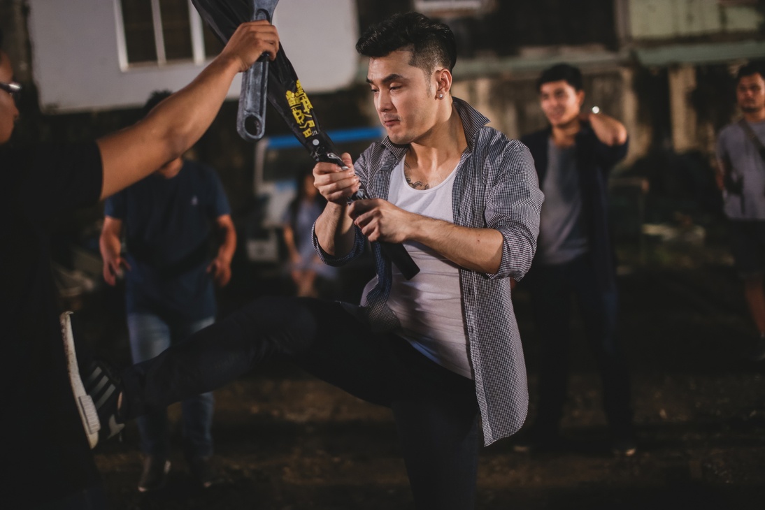 Ưng Hoàng Phúc MV Tình yêu không đủ giữ người mình yêu ảnh 2 Ung Hoang Phuc MV Tinh yeu khong du giu nguoi minh yeu anh 2