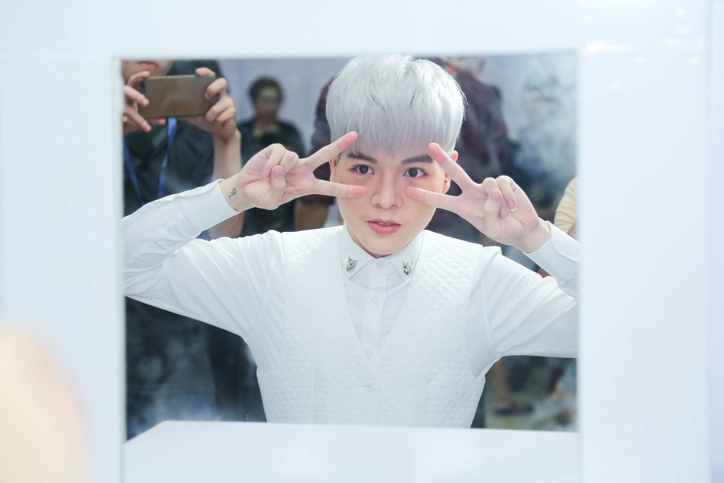 Duc Phuc lan dau hat ca khuc bolero 'Cho nguoi' hinh anh