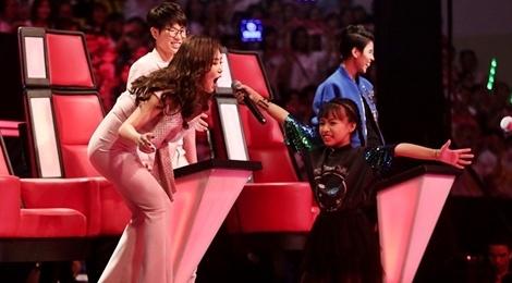 The Voice Kids: Huong Tram hat rock cung tro cung hinh anh