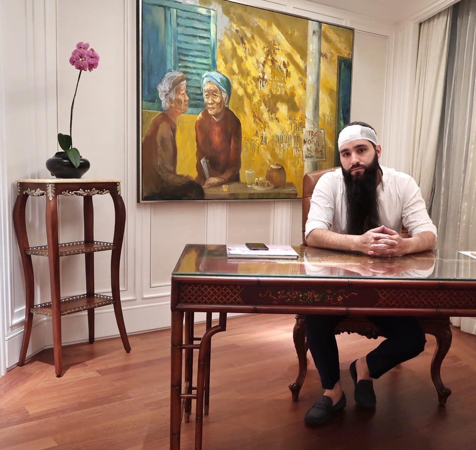 Dao dien Kong bi hanh hung tai quan bar o TP.HCM anh 1