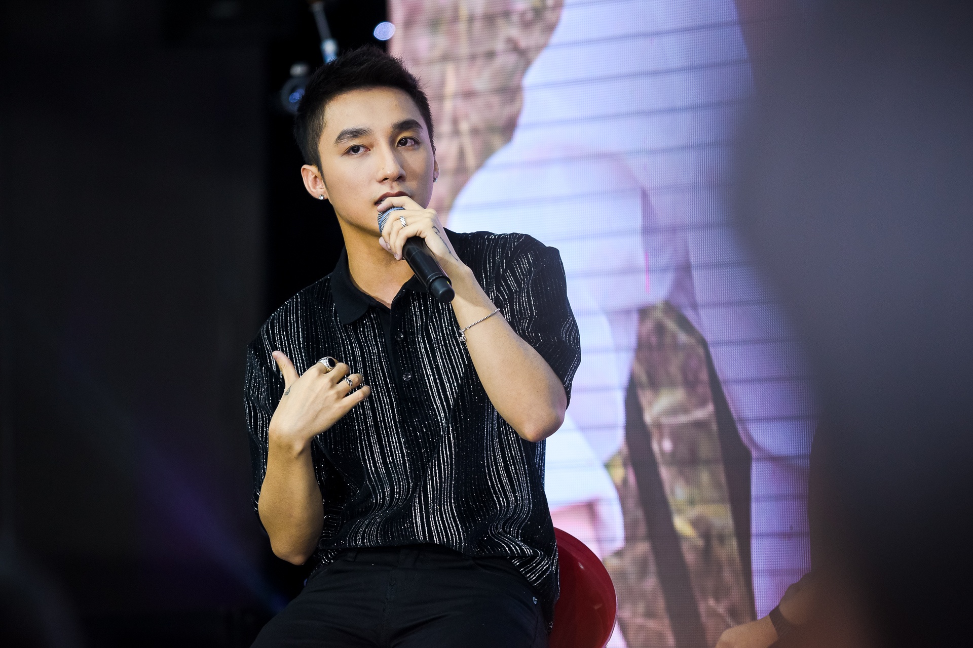 Son Tung M-TP ra mat tu truyen Cham den giac mo anh 8