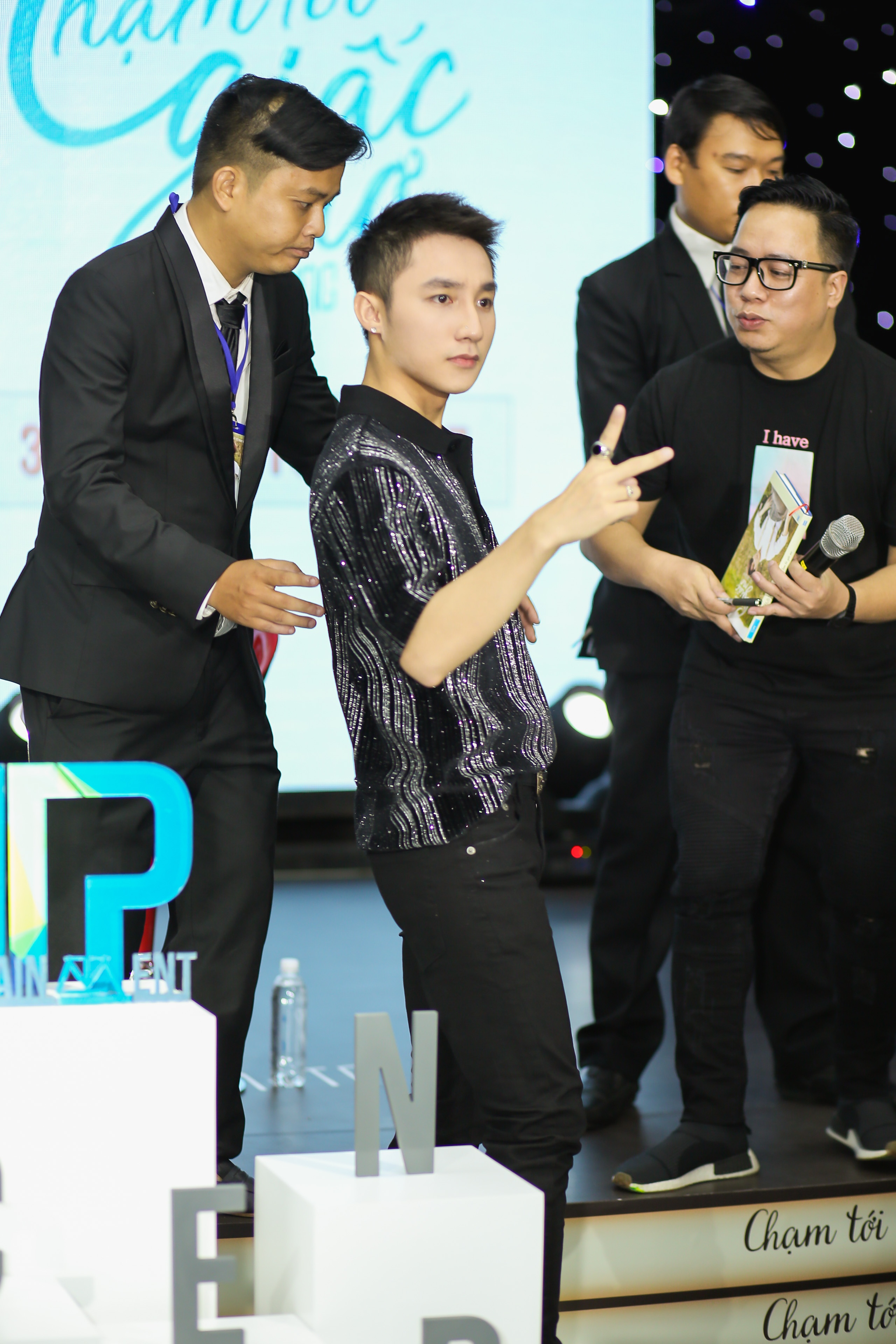 Son Tung M-TP ra mat tu truyen Cham den giac mo anh 10