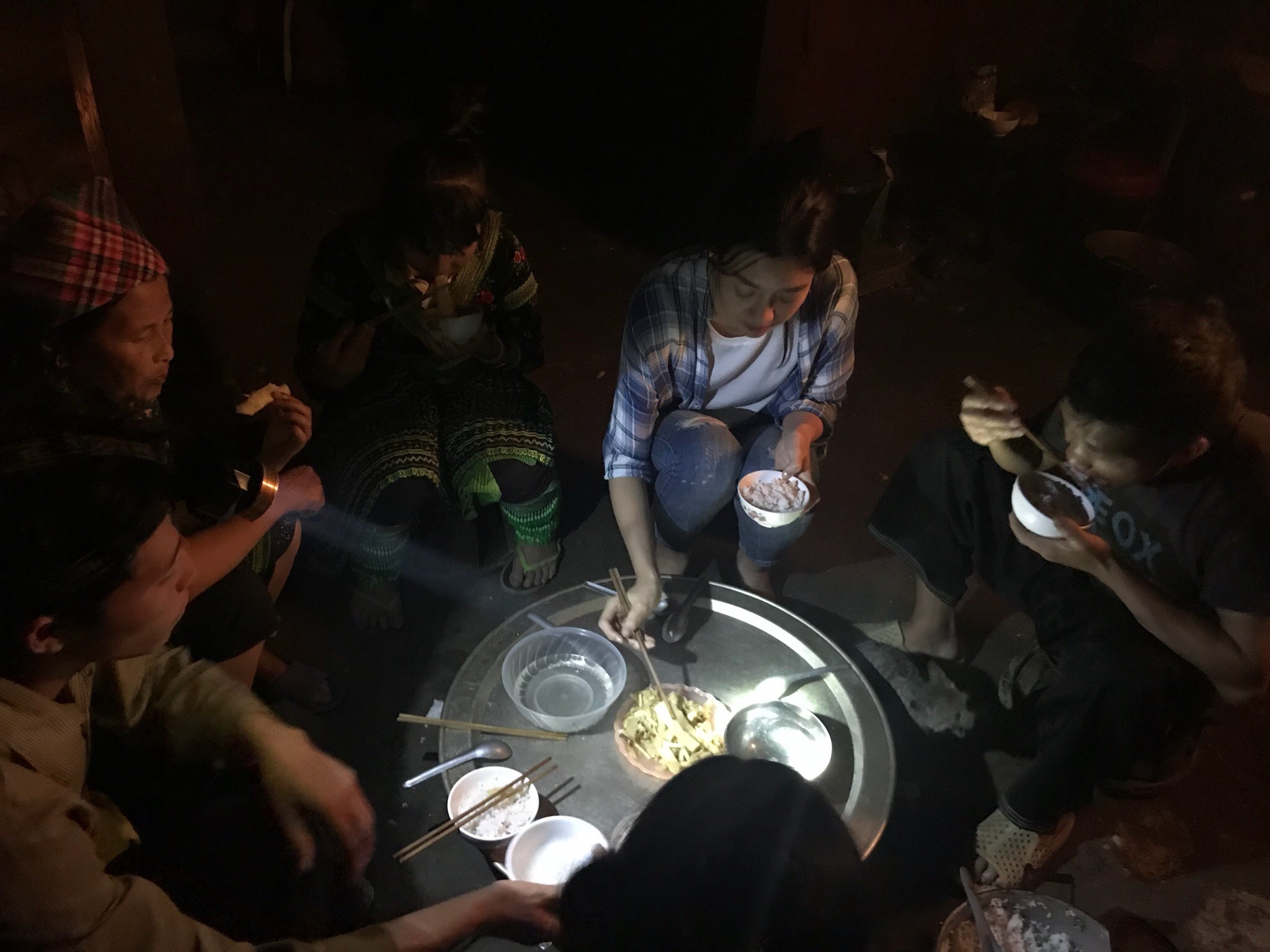 Hoa hau Do My Linh mac ket o Yen Bai anh 2