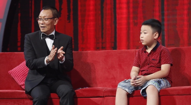 Cau be 9 tuoi duoc MC Lai Van Sam vi la 'than dong dat Viet' hinh anh