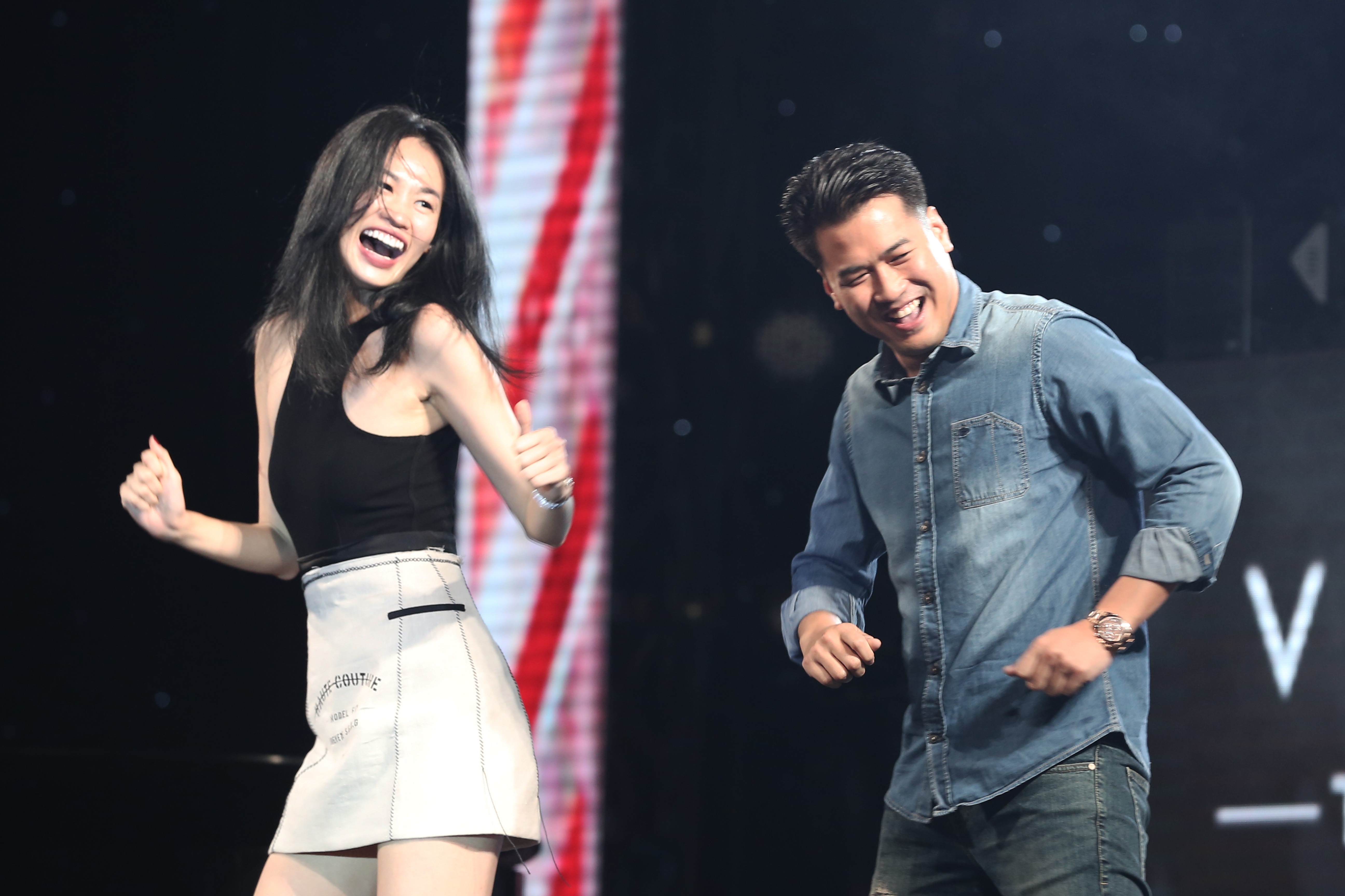 Phillip Nguyen nhay mua trong sinh nhat Vu Cat Tuong hinh anh