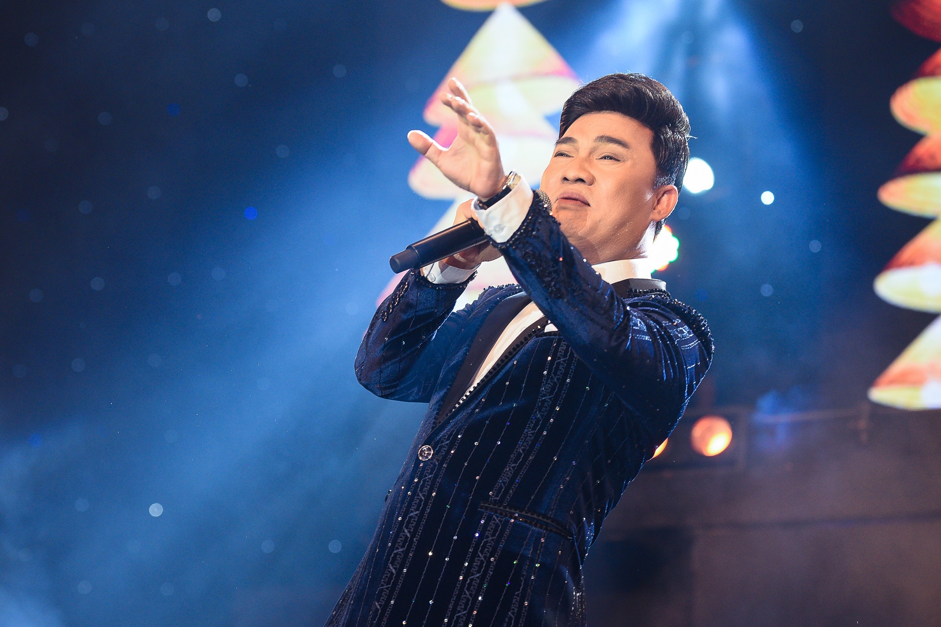 Đêm nhạc Làn Sóng Xanh ở phố đi bộ Nguyễn Huệ ảnh 6 Dem nhac Lan Song Xanh o pho di bo Nguyen Hue anh 6