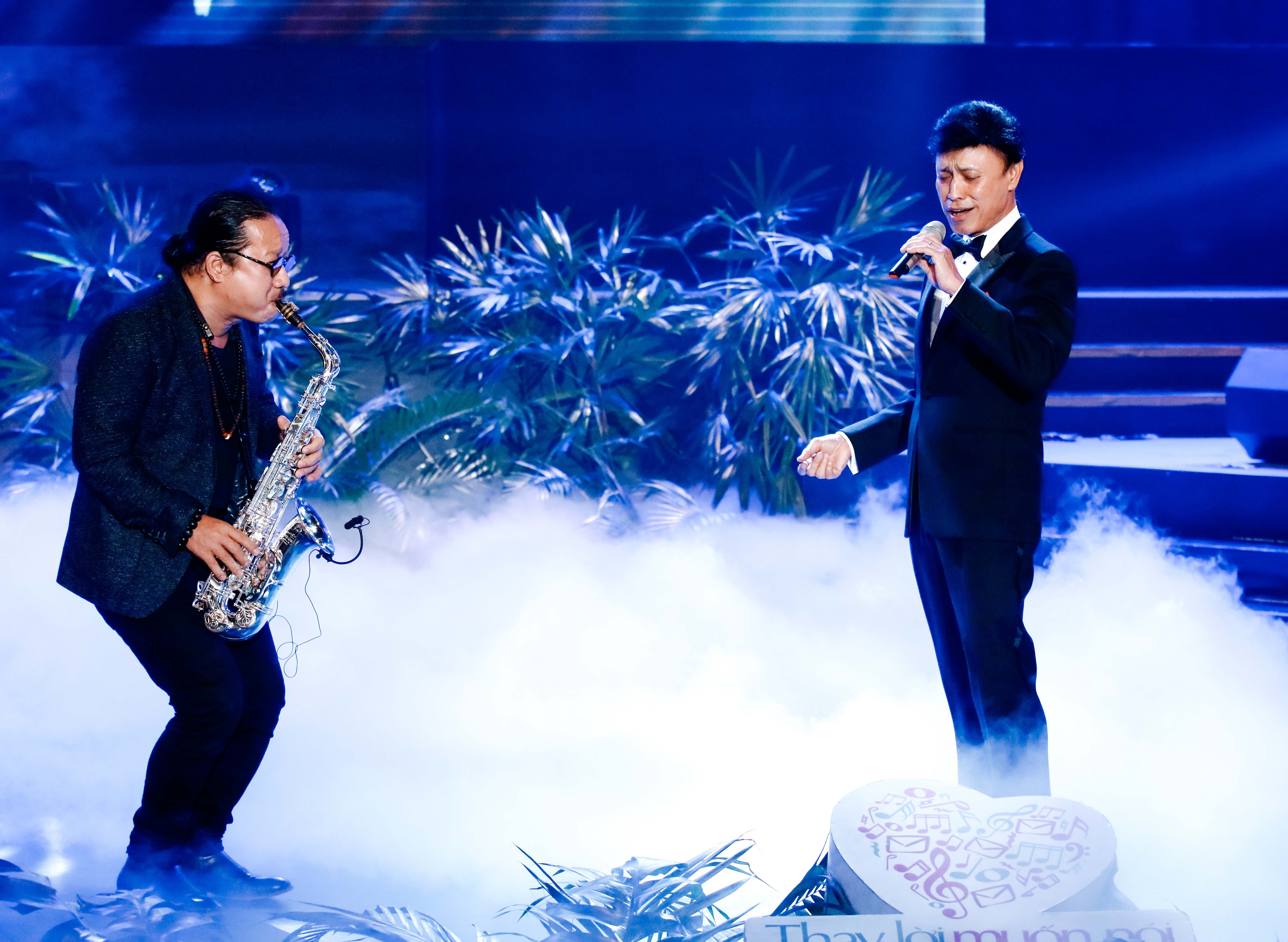 Thay loi muon noi thang 10 anh 3