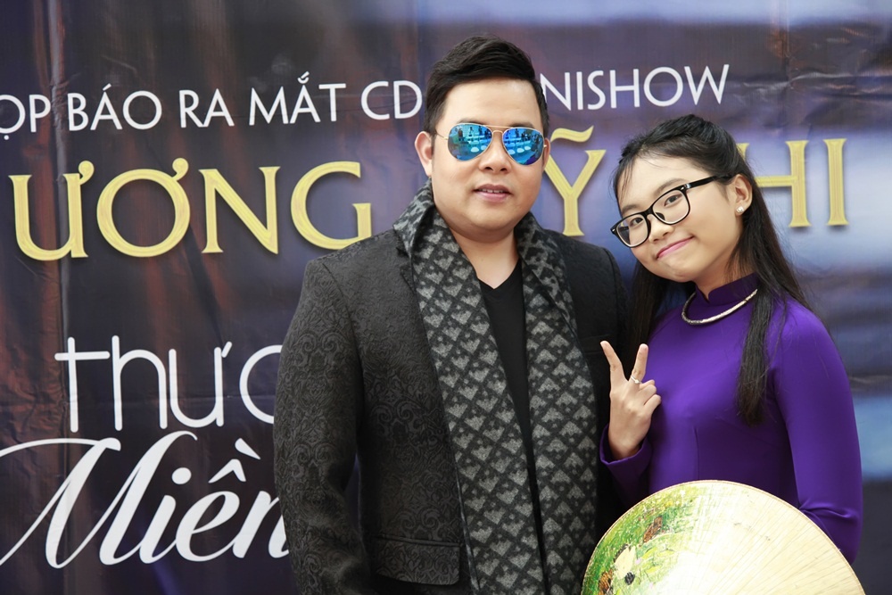 Phương Mỹ Chi đi diễn sòng bài cát-xê 6.000 USD ảnh 1 Phuong My Chi di dien song bai cat-xe 6.000 USD anh 1