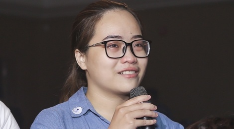 Fan bat khoc sau khi nghe Chi Pu hat live hinh anh