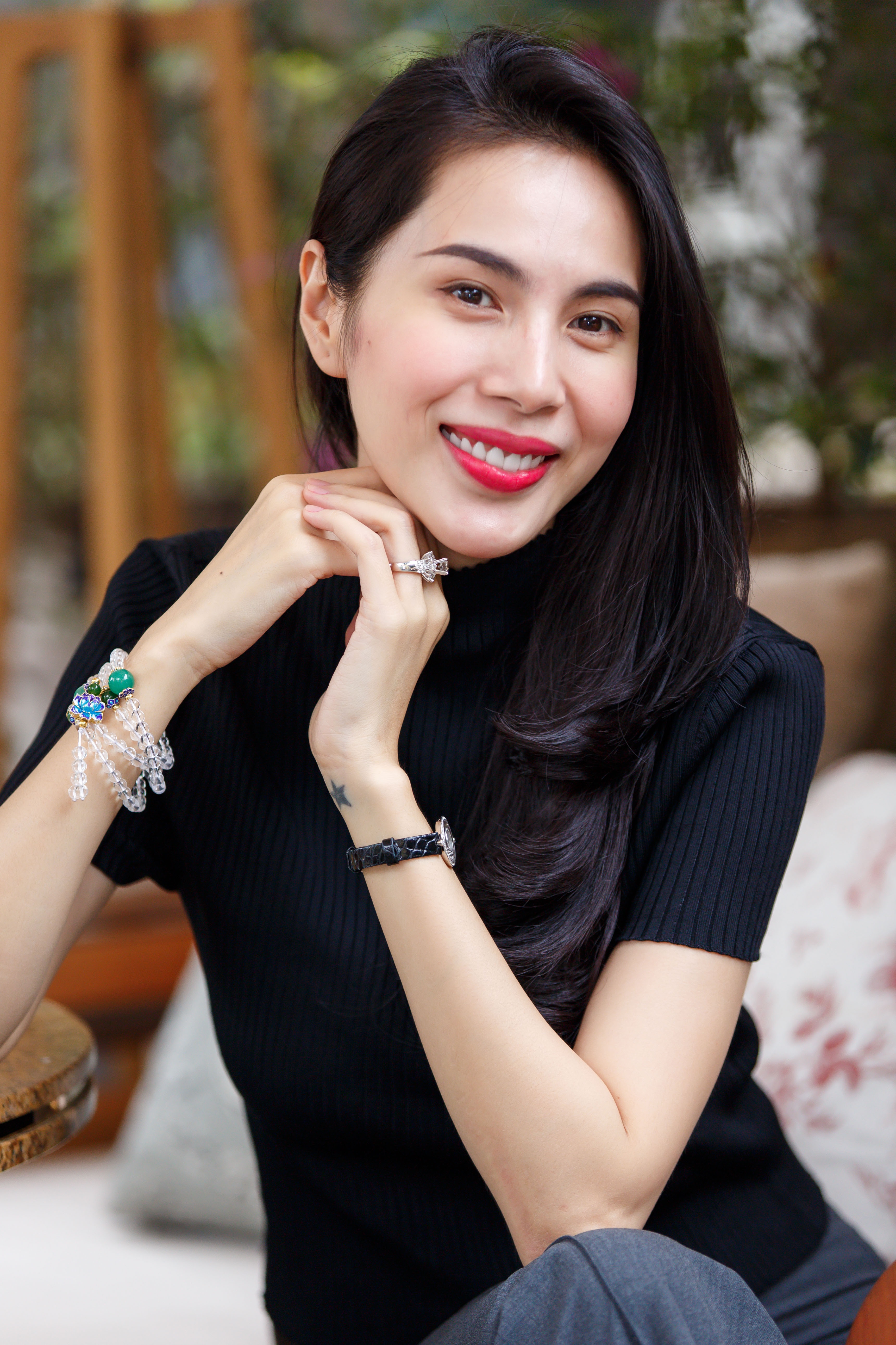 Thủy Tiên bị chê khi hát bolero ảnh 2 Thuy Tien bi che khi hat bolero anh 2