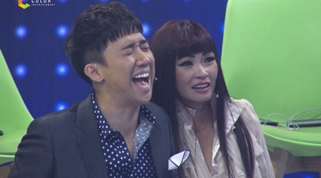 Tran Thanh cuoi te ghe khi nghe giong ca tham hoa hat voi Lam Truong hinh anh