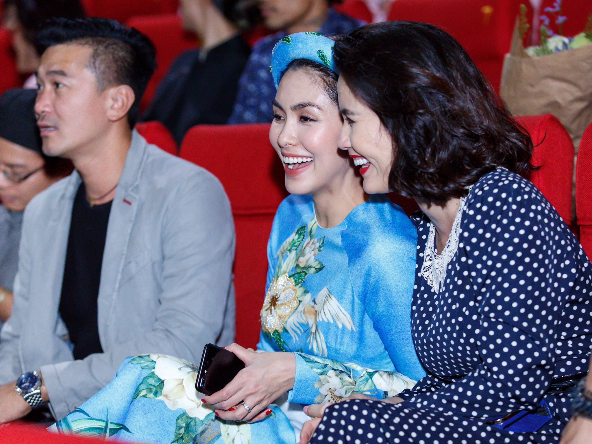 Ra mat Co Ba Sai Gon anh 13