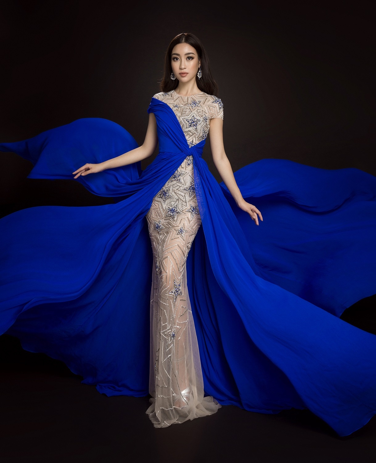 Trang phuc Do My Linh mac tai Miss World anh 6