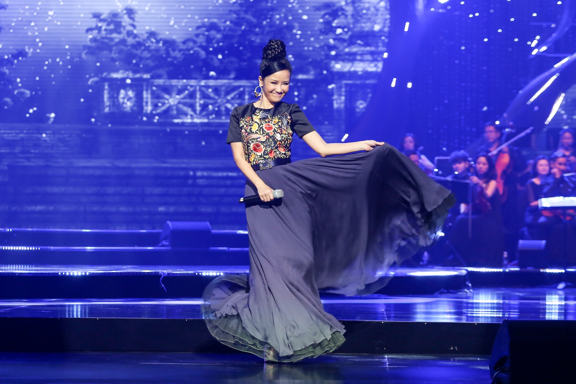 Dem nhac 6 diva Mater of symphony anh 5