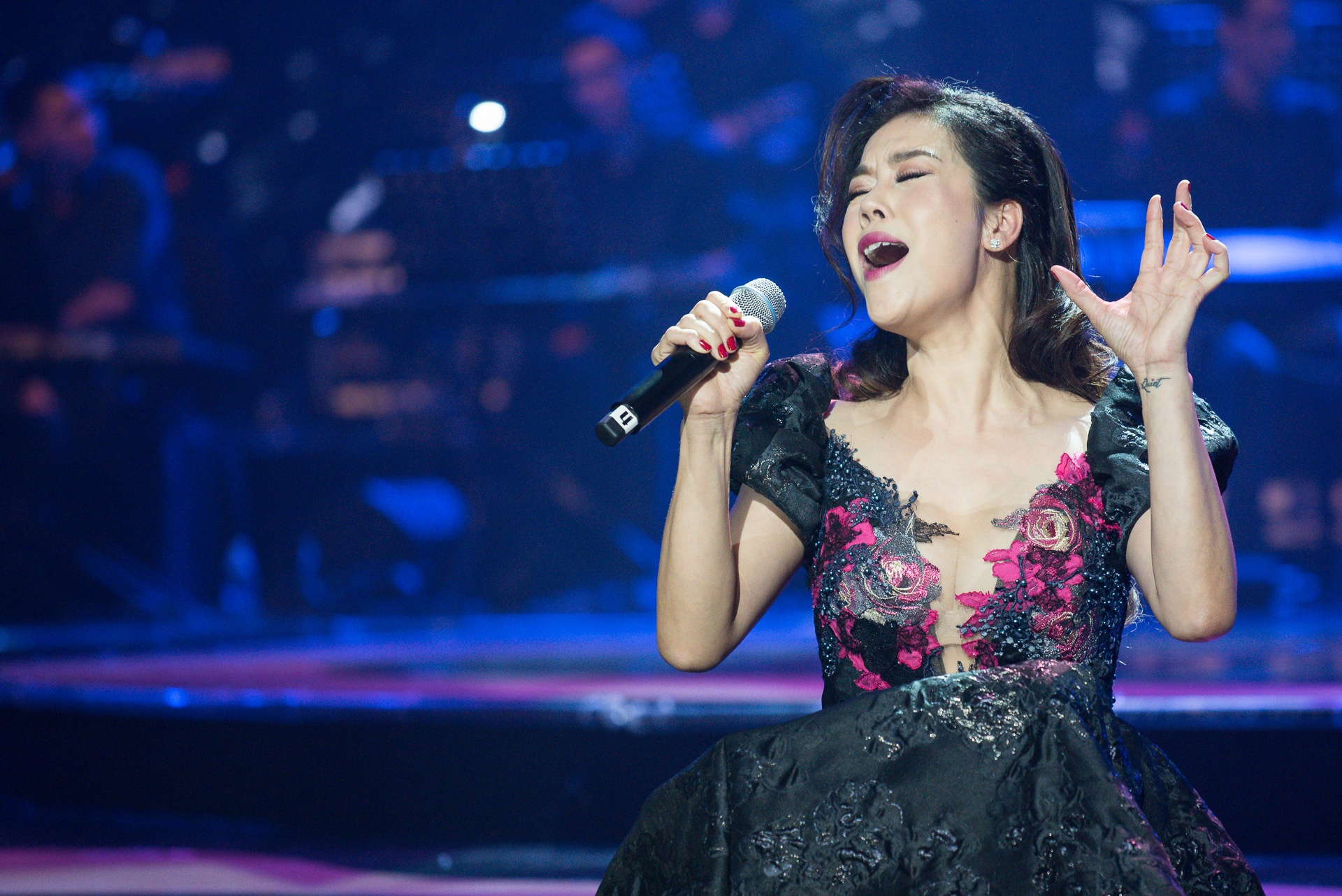 Dem nhac 6 diva Mater of symphony anh 4