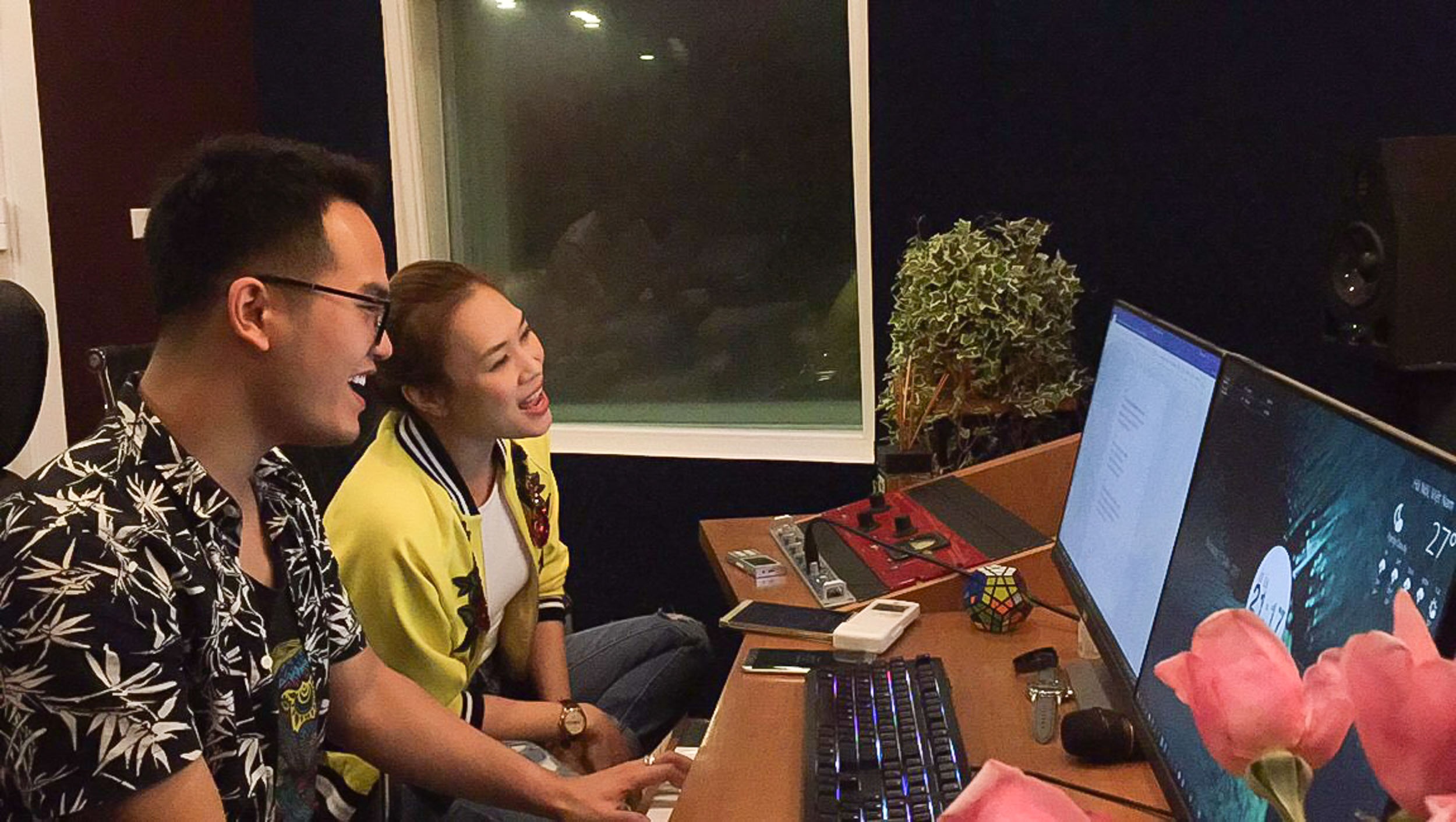 Mỹ Tâm giới thiệu album ở phố đi bộ ảnh 2 My Tam gioi thieu album o pho di bo anh 2