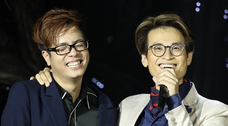 Bui Anh Tuan xuc dong khi Ha Anh Tuan nhac lai qua khu du doi hinh anh