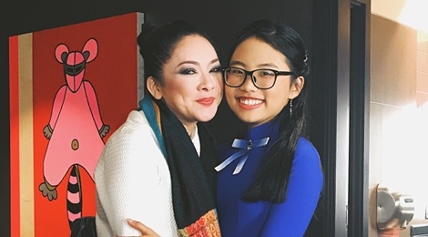 Phuong My Chi xuc dong khi lan dau gap than tuong Nhu Quynh hinh anh