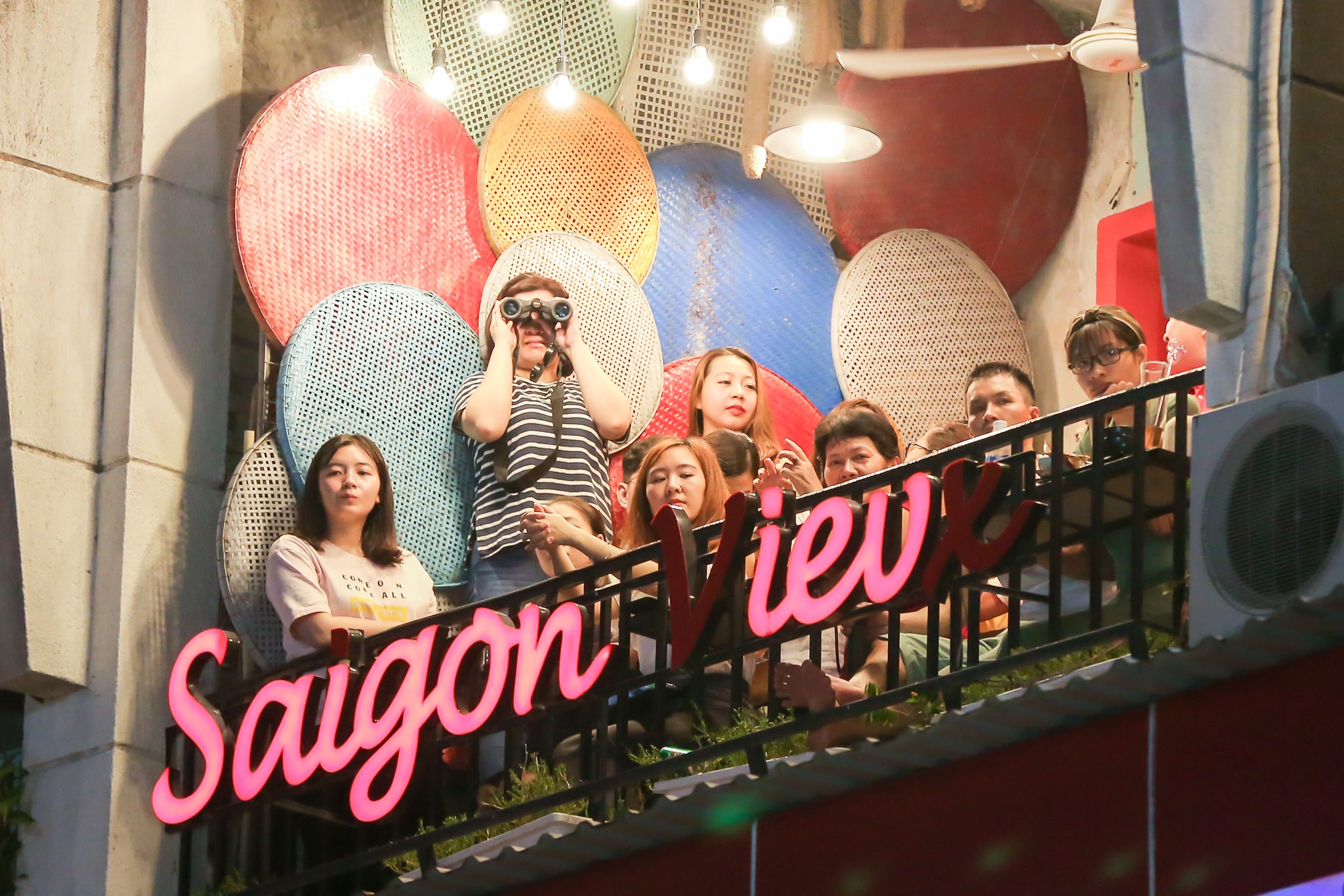 Mỹ Tâm biểu diễn ở phố đi bộ Nguyễn Huệ ảnh 6 My Tam bieu dien o pho di bo Nguyen Hue anh 6