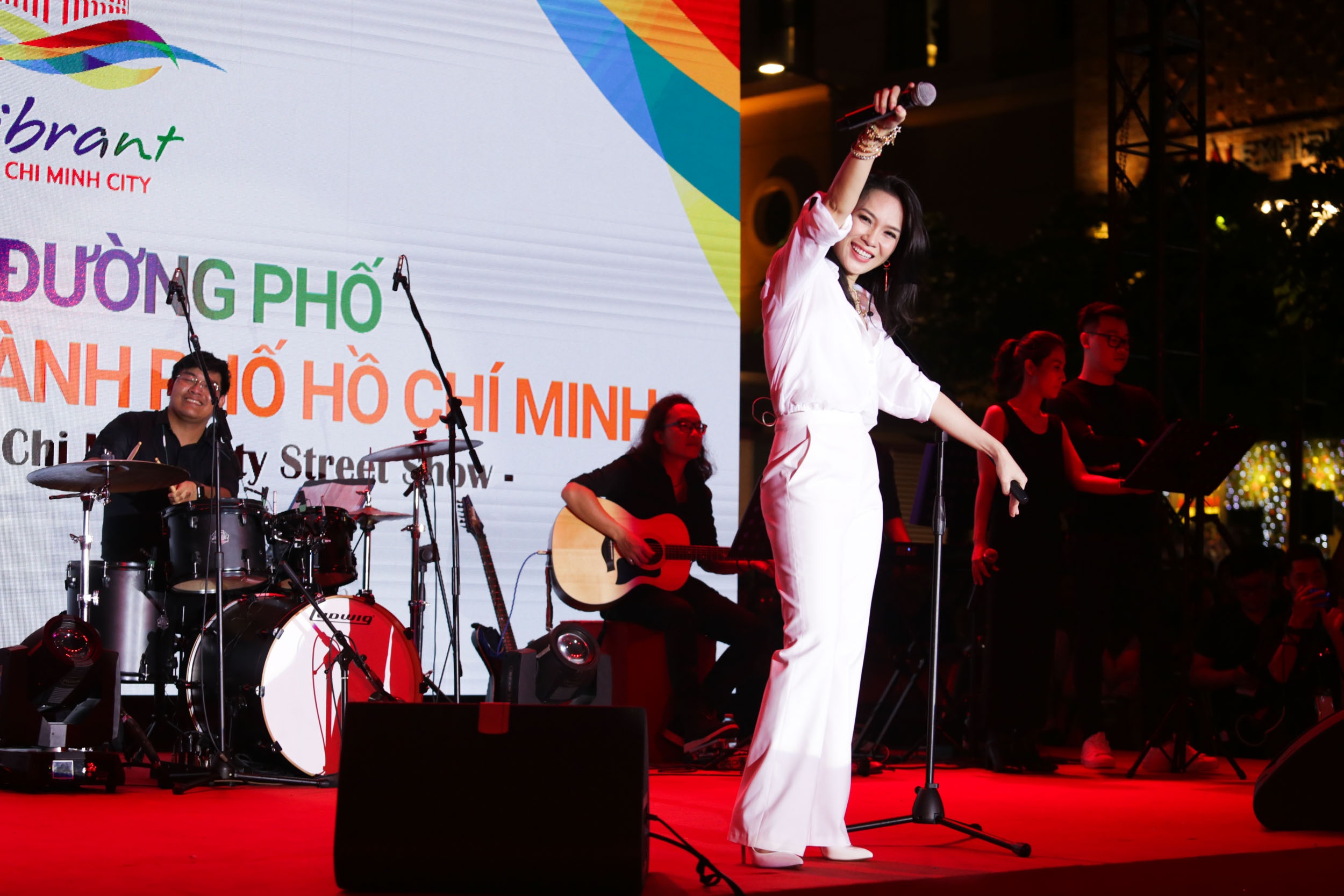 Mỹ Tâm giới thiệu album vol 9 tại Hà Nội ảnh 1 My Tam gioi thieu album vol 9 tai Ha Noi anh 1