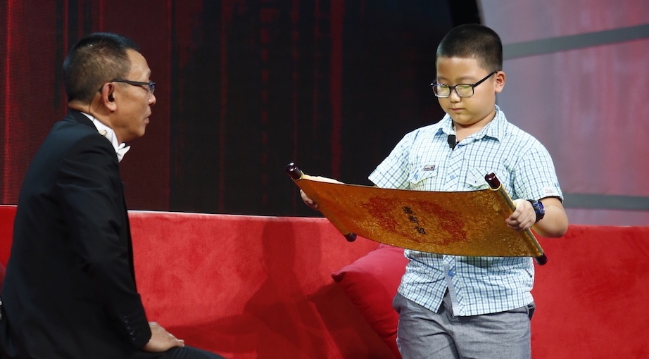 Cau be 10 tuoi thuoc su Viet khien MC Lai Van Sam than phuc hinh anh