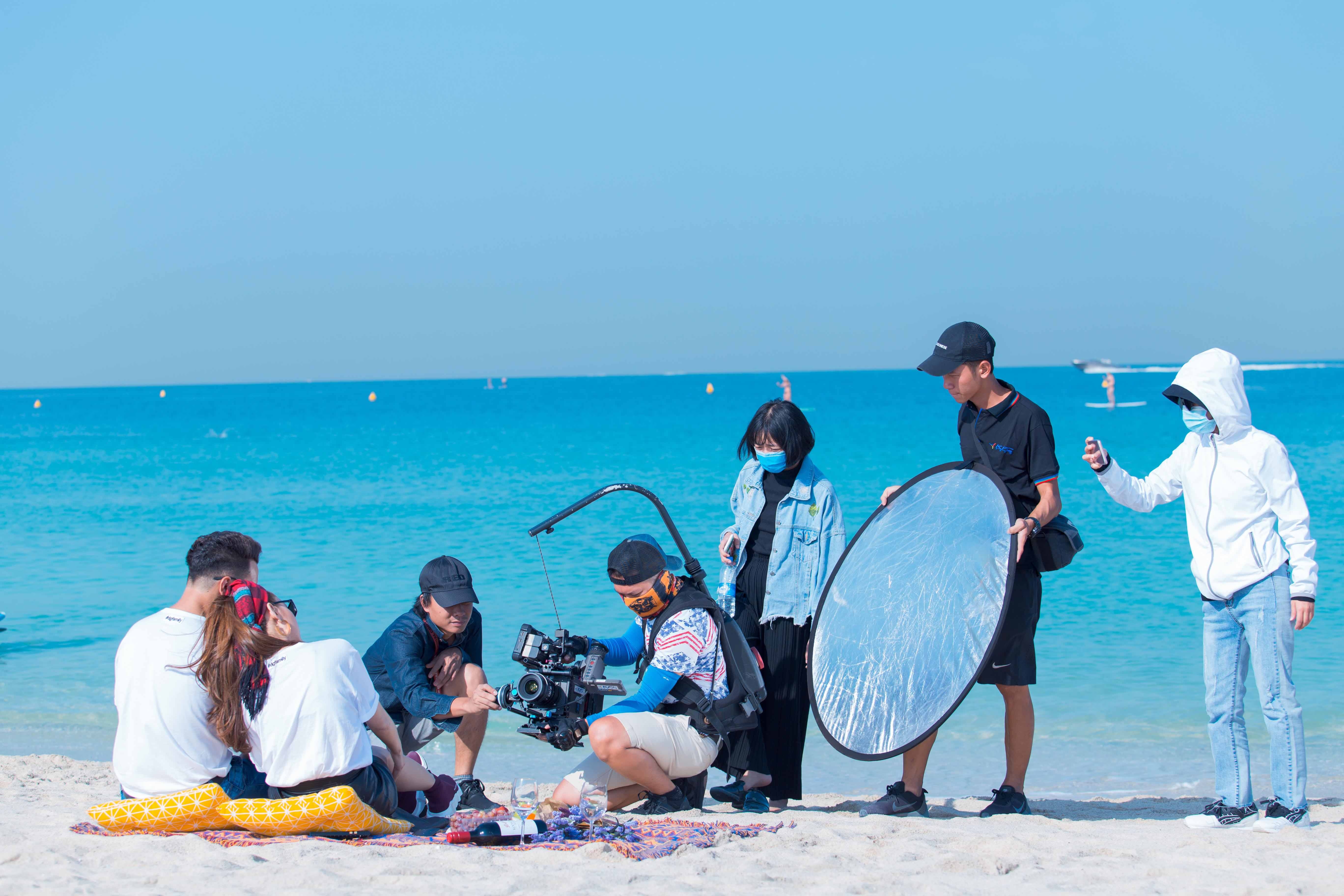 Minh Hang nhac lai scandal voi Ha Ho trong MV anh 2