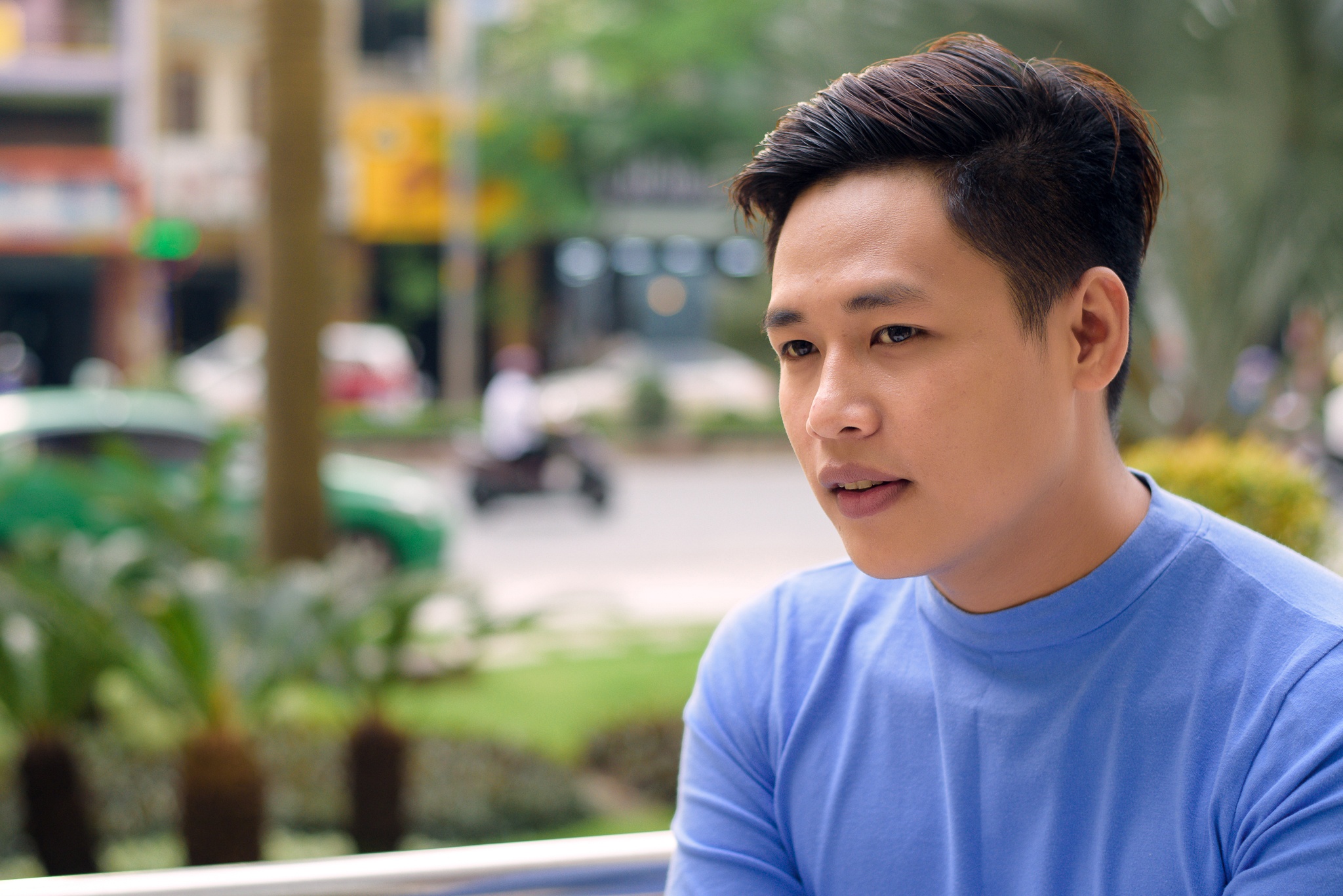 Hot boy trà sữa Lê TấnLợi đi hát ảnh 2 Hot boy tra sua Le TanLoi di hat anh 2