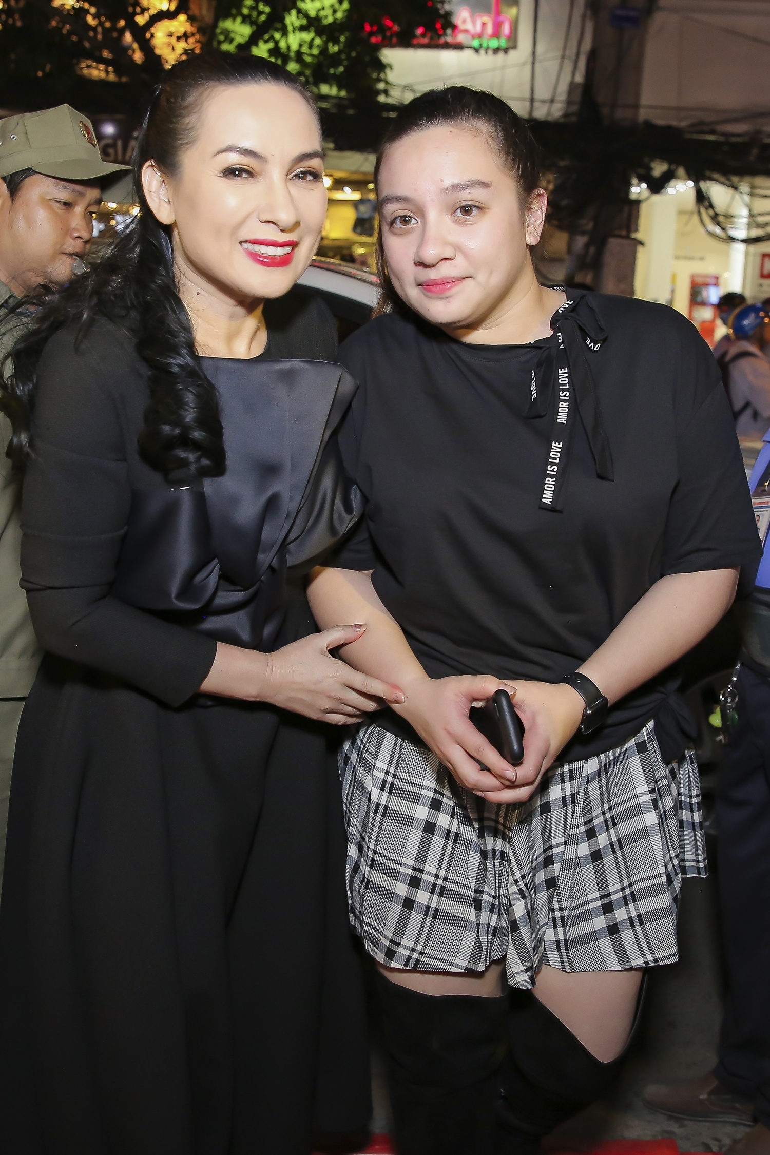 Con ruột Phi Nhung dự sự kiện với mẹ ảnh 2 Con ruot Phi Nhung du su kien voi me anh 2