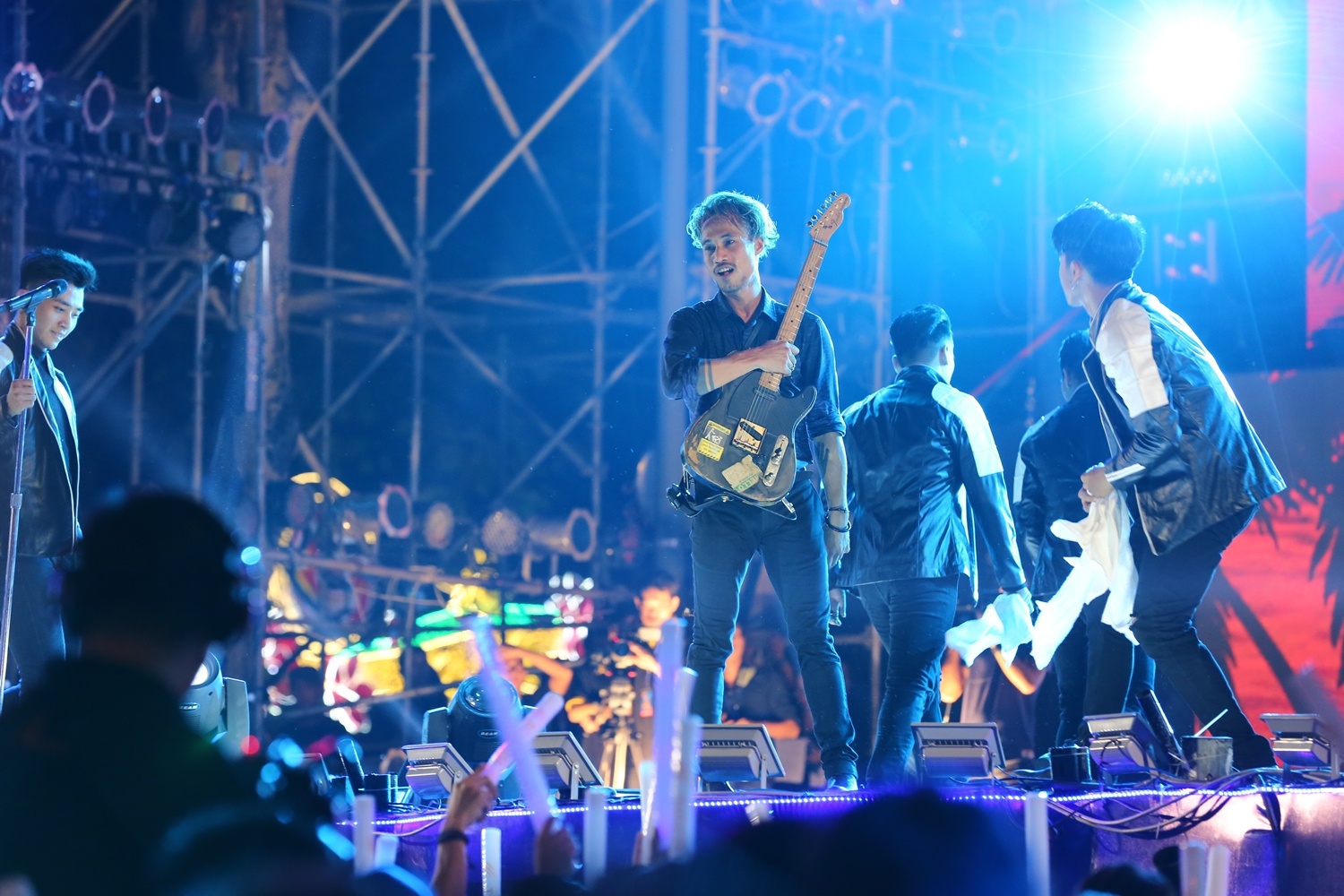 My Tam,  Son Tung M-TP hat mung nam moi anh 9