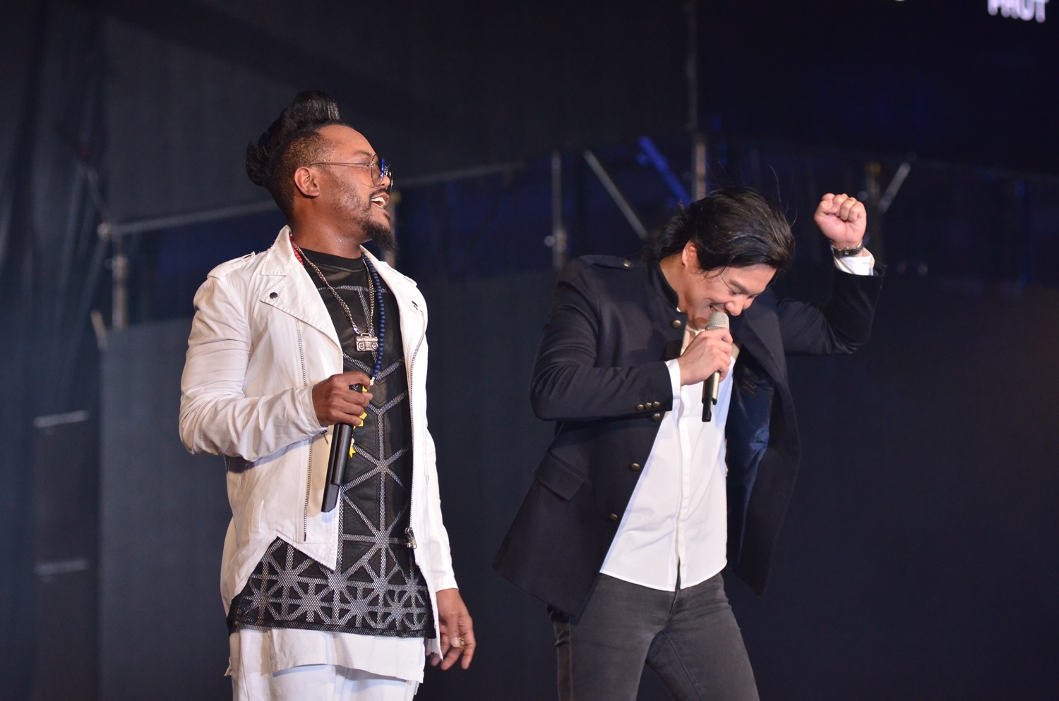 50.000 khan gia theo doi dem nhac o pho di bo anh 2