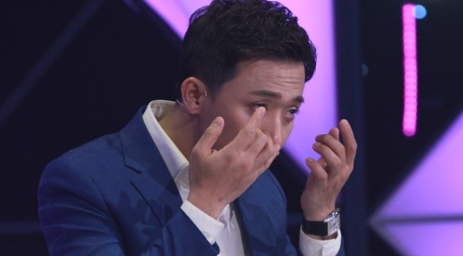 Tran Thanh bat khoc khi nghe co giao yoga hat ve benh nhan ung thu hinh anh